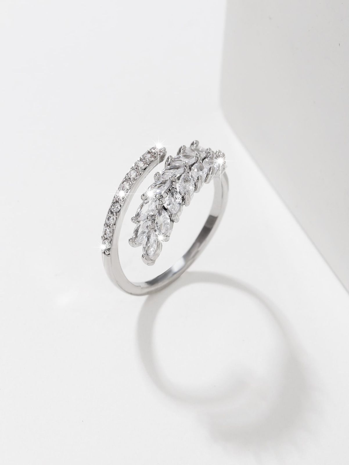 Luna ring