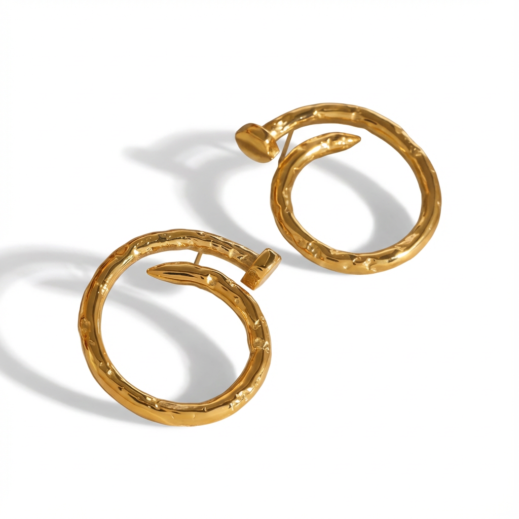 Le clou earrings